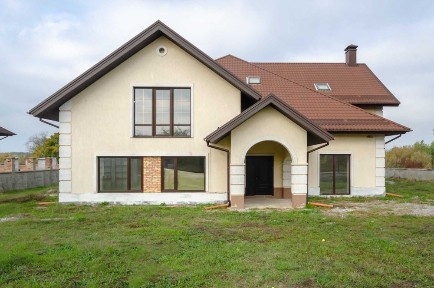 Будинок з ремонтом 376 кв. м. 28 сот. с. Мархалівка. Київ 15 км