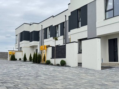 Продається котедж на щасливому з земельною ділянкою чистова стяжка