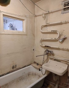 Здам 2 кімнатну квартиру на короткий термін.