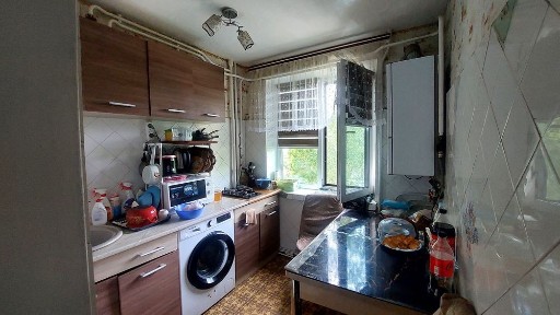 Продам 2-кімнатну квартиру з гаражем. Вул. Стависька, 75.