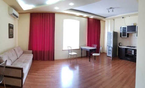 Продам 2к квартиру в центре