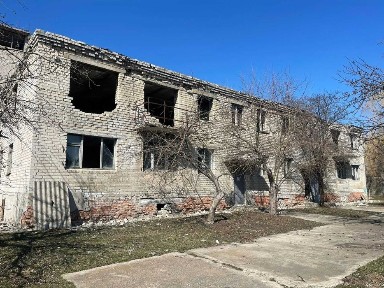 Нежитлова будівля 881,2 м2, 0.7 га, с-ще Краснопавлівка, мікрорайон 29-А