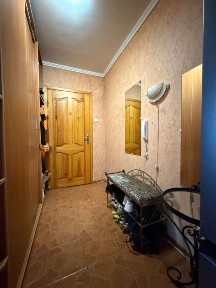 Продаж 2к квартири на Героїв України