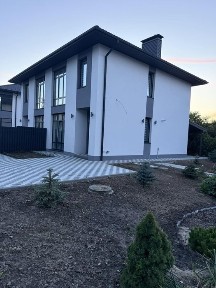 Оренда сучасного будинку в Петропавлівській Борщагівці. Перша здача