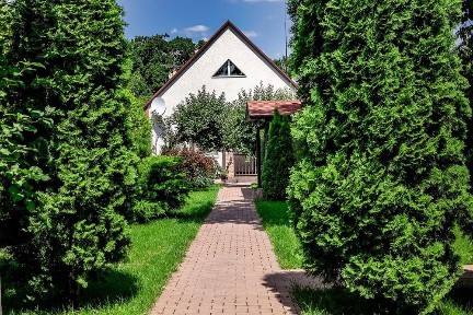 Продам домоволодіння з ремонтом з двох будинків в центрі Баварії