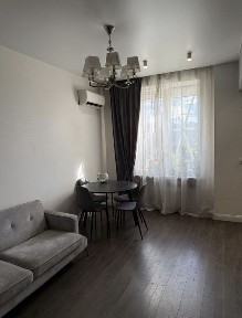 2 квартира с новым ремонтом, м. Защитников Украины, героев Харькова 96а