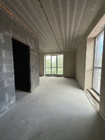 Продається квартира з балконом, поряд бучанський парк. Можна під державні програми. Розвинута інфраструктура магазини, зупинка громад транспорту