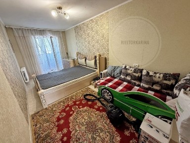 Є. Логінова/Кінцева 75 маршруту 2к квартира в Продажі з ремонтом 5 поверх