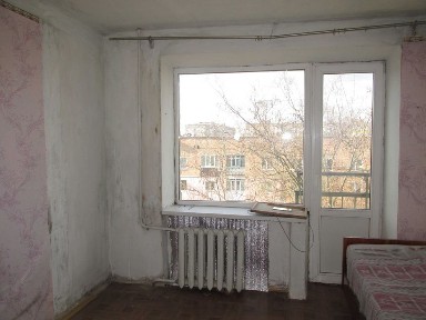 Продам 1 кімнатну квартиру по вул. Садовій 6/9 (р-н Баму)