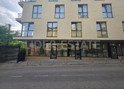 Продаж фасадного комерційного приміщення (з орендарями) | Ужгород | Центр