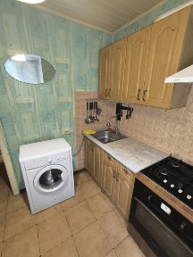 2 кімн кв-ра у центрі, без відключення світла.