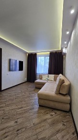Продам 3к квартиру с новым ремонтом в самом центре Коммунара