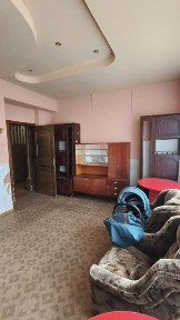 Продається 3 кімн. квартира на КРЕСі. Електроопалення. Світло не вимик.