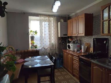 Терміновий продаж 3-х кімнатної квартиру. Крошня вулиця Народицька