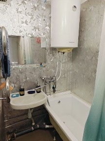 Сдам недорогу 2 х кімнатну біля м. Олексіївська