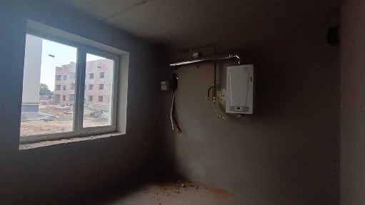 1 кімнатна квартира, є балкон, газове опалення.
