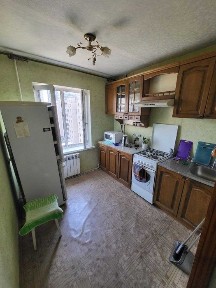 Продам 1 кв-ру, Радужная, 2б, дом во дворе, озеро