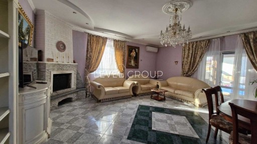 Продаж будинку на Осокорках 174 м2, вул. Садова, поруч метро