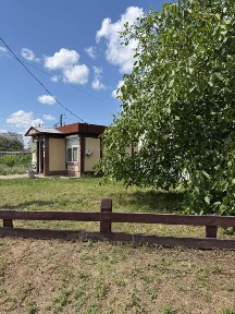 Продам будинок з зручностями і окремим двором