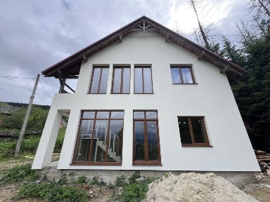 За 185 000$ продається будинок 111 м2 та 6 сотих Микуличин!