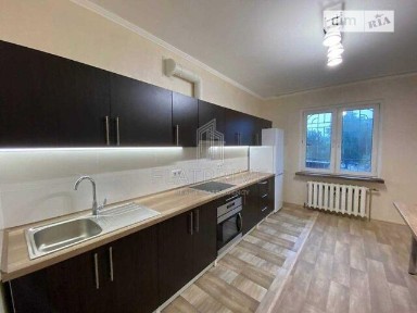 Продаж 3к квартири 91 кв. м на вул. Милославська 12 • ID 34510100