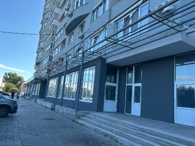 Оренда фасадного приміщення 80,4 м², вул. Праведниці Шулежко