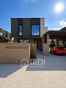 Продаж будинків в закритому комплексі район Приміських