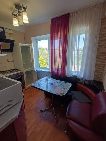Оренда Парковая 48. 3-к. Квартира