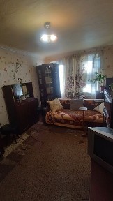 Сдам 1 комнатную квартируна 2 м этаже на основе, улица Тычины. Ком услуги входят в стоимость.