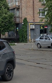 Купить коммерческую недвижимость. Г. Киев. Подол. Возле Сильпо.