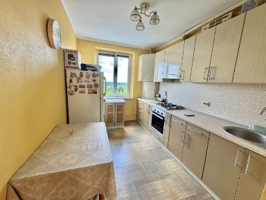 Продам 3к квартиру у с. Вороновиця