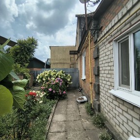 Частина будинку на Бориса Тена