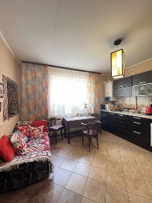 Продаж 2-кім. по вул. Тролейбусна з ремонтом