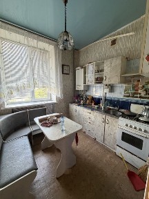Продам 3 кімнатну квартмру Алмазна 15 ( (Карачуни ).