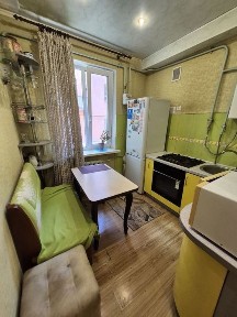 Продам 2-х сталинку с раздельными комнатами