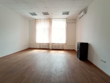 Офіс 42кв. м пр. Берестейський, м. Нивки, офісний центр.