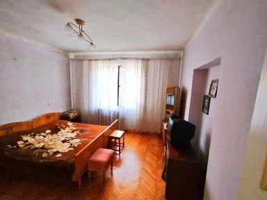 Продається будинок в р-ні площі Лаборца