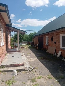 Продається добротний будинок