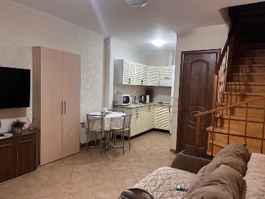 Продается квартира в центре на земле первомайская!