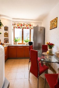 Простора 4К квартира для великої родини