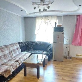 Продам трешку, пр. Гагарина, МЕТРО