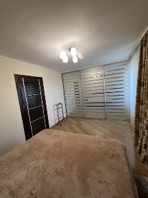 Продам большую 2-х комн. кв. в охраняемом доме с паркоместом
