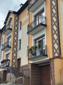 Квартира 140 м. кв. у клубному будинку біля лісу. Власний поверх. Альтернатива будинку!