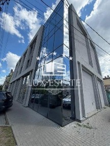 Продажа отдельно-стоящего здания 1300м2 Фейербаха. Центр