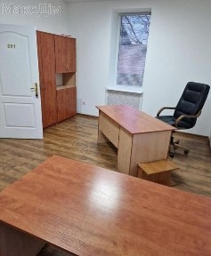 Комфортний офіс в оренду в сучасному бізнес-центрі | вул. Подільська