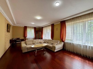 Продаж будинку 175м², 4 кім, гараж, 3 сотки. Ближній центр (Шевченківський Гай) Без комісії