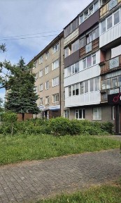 Продаж 2 кімнатна квартира під комерцію