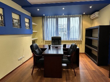 Оренда офісу з ремонтом, метро Лівобережна. 119 м2