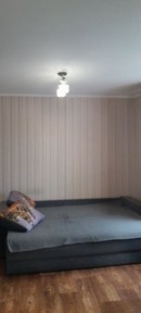 Дешёвая цена ! Сдам 1 кв метро Армейская 5000+ свет.