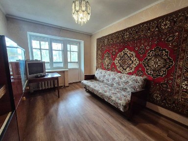 Продаю 2 комнатную квартиру в Лесках! а1